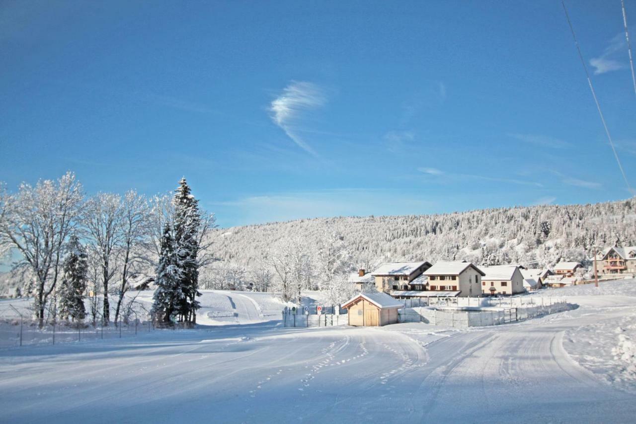 Village De Vacances Les Chevreuils Bellefontaine  Exterior photo